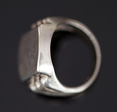 CHEVALIERE en argent (min 800/°°) à plateau...