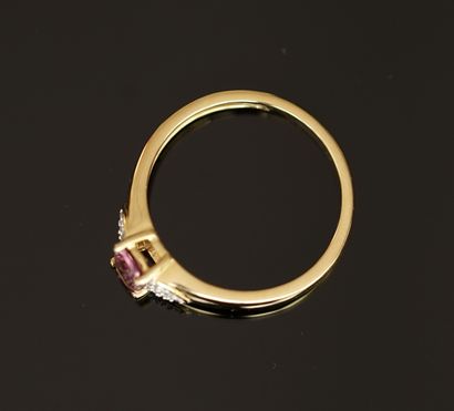 BAGUE en argent doré 925/°° (vermeil) centrée...