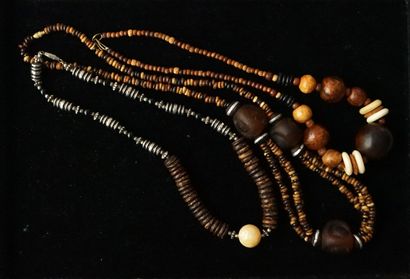 ENSEMBLE en métal composé de 3 COLLIERS 