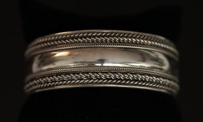 BRACELET manchette rigide ouvert en argent...