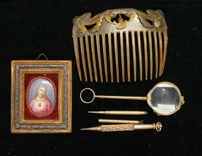 ENSEMBLE en métal doré et divers comprenant...