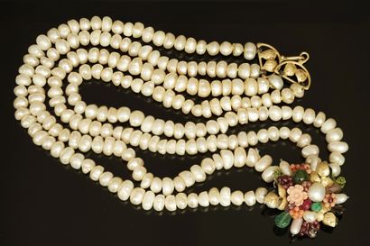 COLLIER à 2 rangs de perles de culture d'eau...