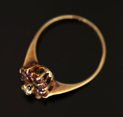 BAGUE en or jaune 14K (585/°°) formant une...
