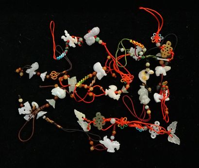 LOT de 17 PORTE-BONHEUR en corde tressée...
