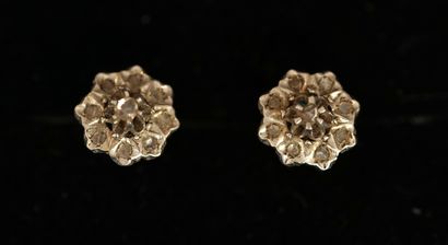 PAIRE DE BOUCLES d'oreilles or jaune et blanc...