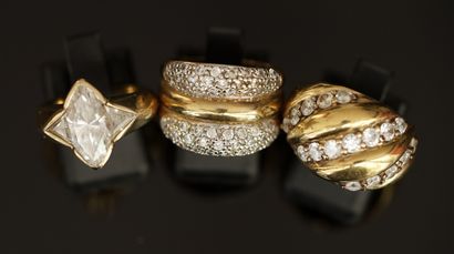 ENSEMBLE en argent doré (925/°°) comprenant...
