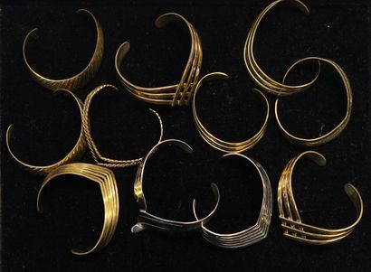FANTAISIE - LOT de 11 BRACELETS MANCHETTE...