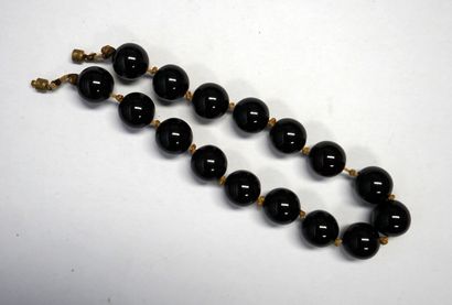 FANTAISIE - COLLIER composé de perles rondes...