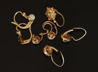 ENSEMBLE en or jaune 18K (750/°°) composé...