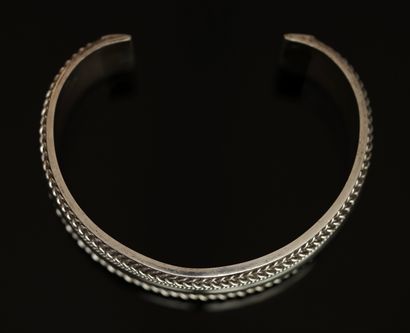 BRACELET manchette rigide ouvert en argent...