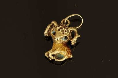 PENDENTIF en or jaune 18K (750/°°) émaillé...