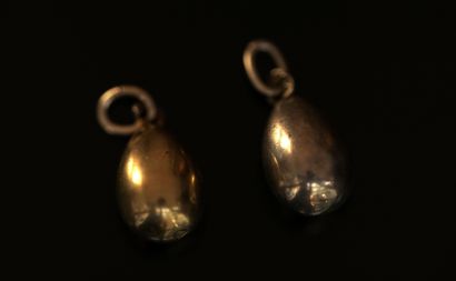 ENSEMBLE de 2 breloques en argent et argent...
