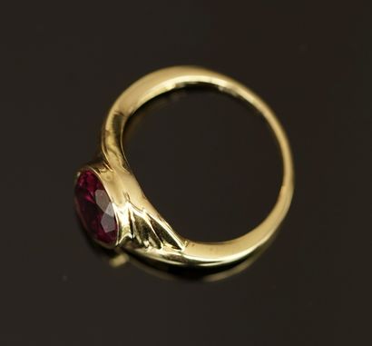 BAGUE en argent doré (vermeil) 925/°° centrée...