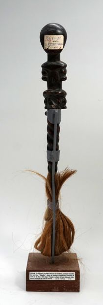 Chasse mouche en crin de cheval présentant...
