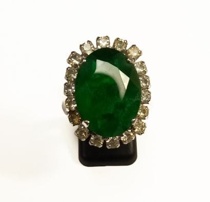 CHRISTIAN DIOR - BAGUE en métal argenté centrée...