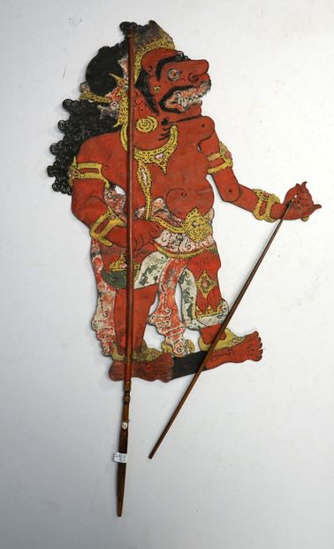 Ancienne marionnette présentant un démon...