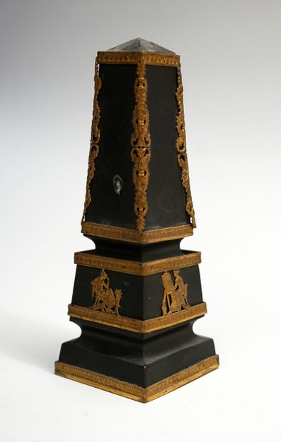Thermomètre en bronze et bronze doré en forme...