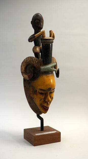 Masque à thème. Utilisé pour la danse et...