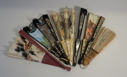 LOT de 19 éventails montures en plastique...