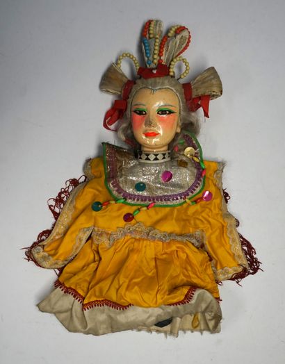 Marionnette à gaine en bois polychrome et...