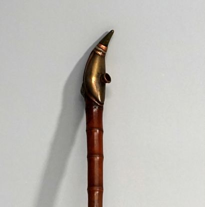 Pipe en bambou, le fourneau en laiton et...