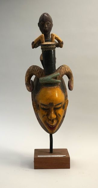 Masque à thème. Utilisé pour la danse et...