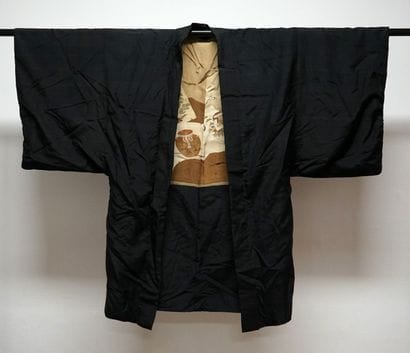 Kimono court manches fendues, noir, doublure...