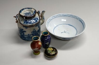 Ensemble composé d'1 bol et 1 théière en...