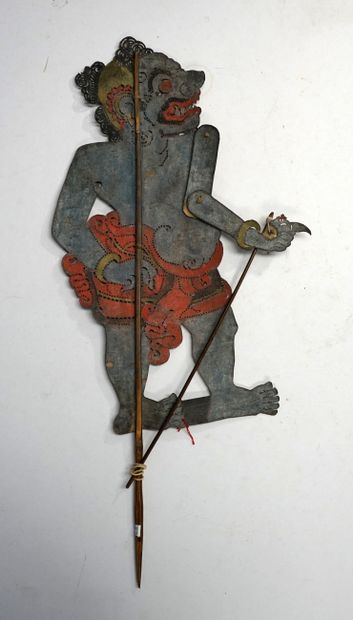 Ancienne marionnette présentant un démon...