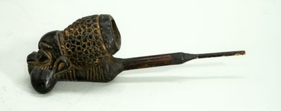 Jolie pipe style Bamoun du Cameroun en terre...