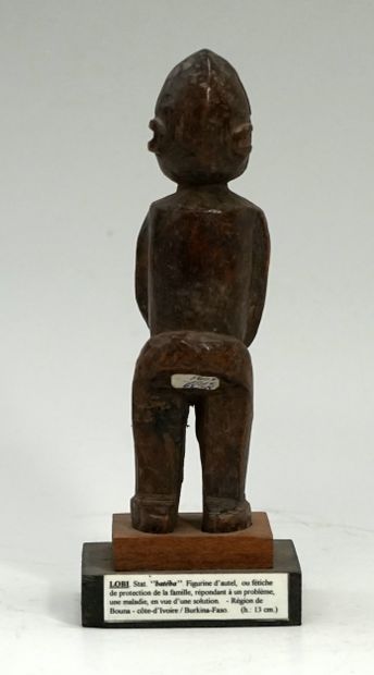 Petit fétiche à belle patine d’usage. Figurine...