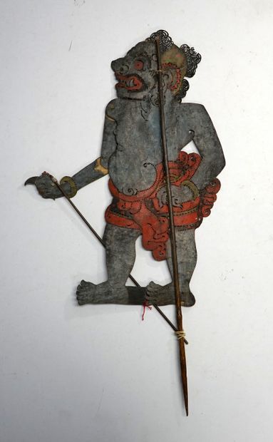 Ancienne marionnette présentant un démon...