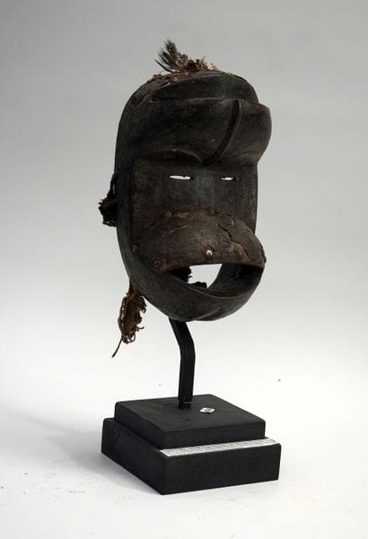 Masque style Dan Kran cynocéphale. Légère...