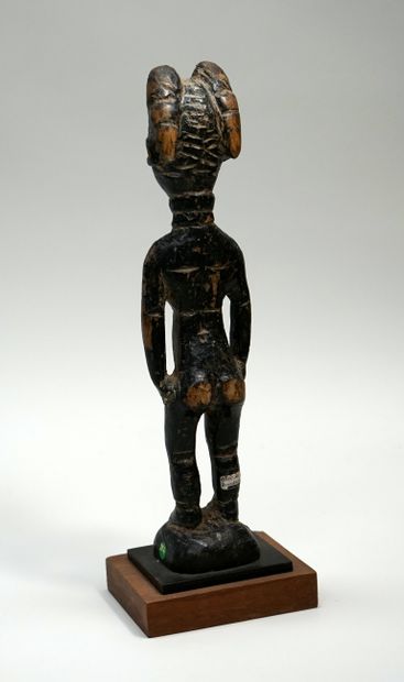 Statuette féminine style Abron. Ancêtre tutélaire....