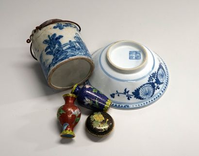 Ensemble composé d'1 bol et 1 théière en...