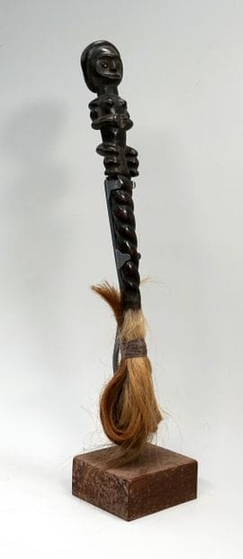 Chasse mouche en crin de cheval présentant...