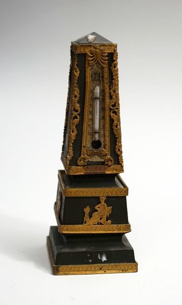 Thermomètre en bronze et bronze doré en forme...