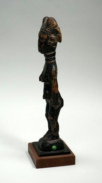 Statuette féminine style Abron. Ancêtre tutélaire....