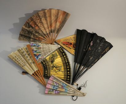 LOT de 19 éventails montures en plastique...
