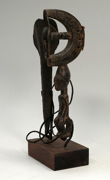 Gong en fer forgé et son marteau en bois...