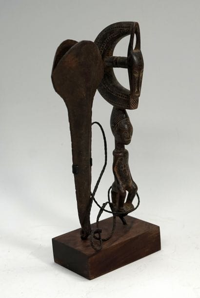 Gong en fer forgé et son marteau en bois...