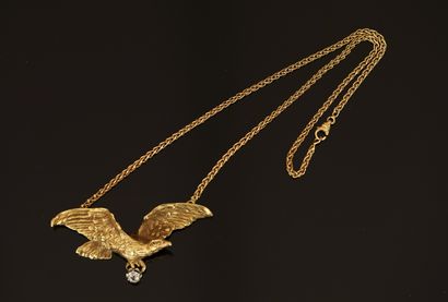 COLLIER en or 18K (750/°°) figurant un aigle...