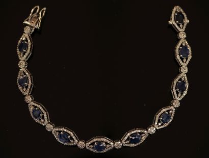 BRACELET in 18k (750/°°) white gold with...