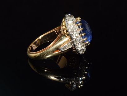 18K (750/°°) yellow gold RING, set with a...