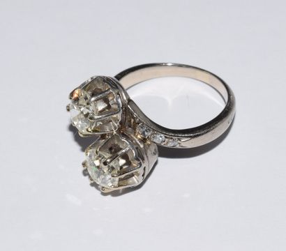 BAGUE en or blanc 18K (750°°) et platine...