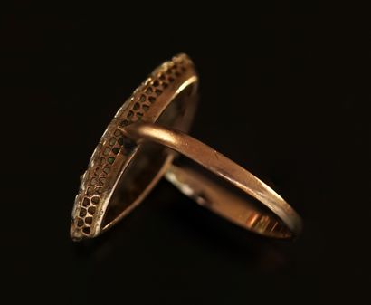 BAGUE MARQUISE en platine et or rose 18K...