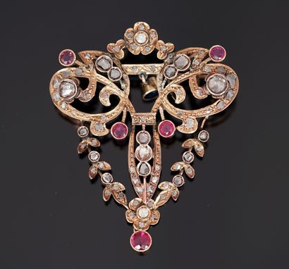 BROCHE en argent et or rose 18k (750/°°)...
