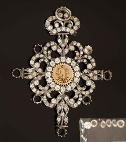 PENDENTIF en argent min 800/°° de Chevalier...