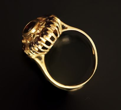 POMPADOUR ring in 18K (750/°°) yellow gold...
