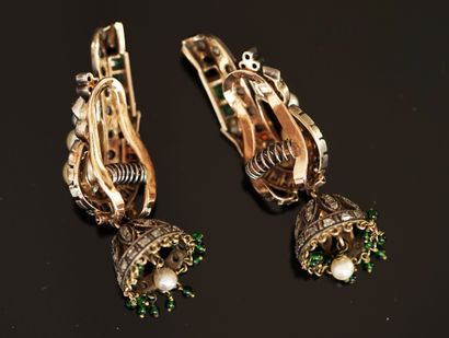 IMPORTANTE PAIRE DE CLIPS D'OREILLES en argent...